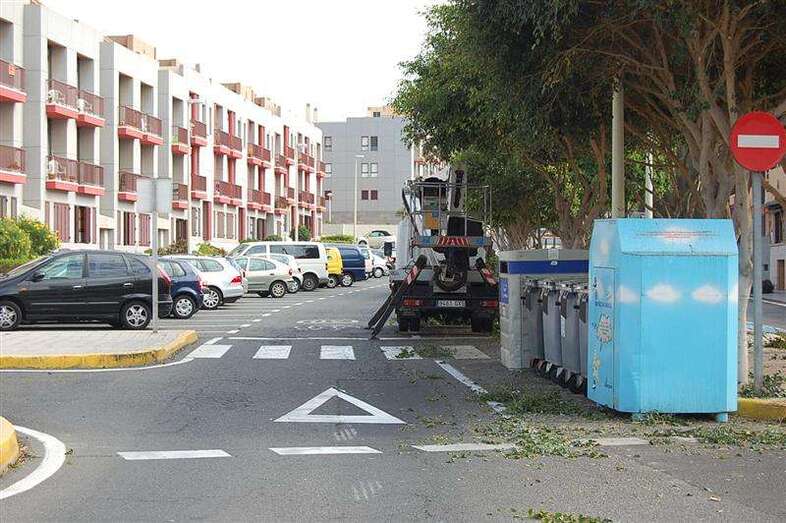 Bloque de viviendas en la costa de Telde (Foto TA)
